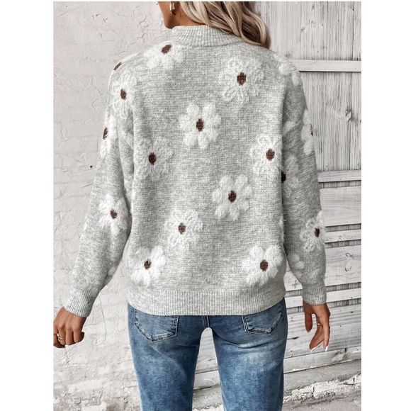 Grey Pullover Sweater Zip Up Knit Flower Textured Button Front - Picture 4 of 7